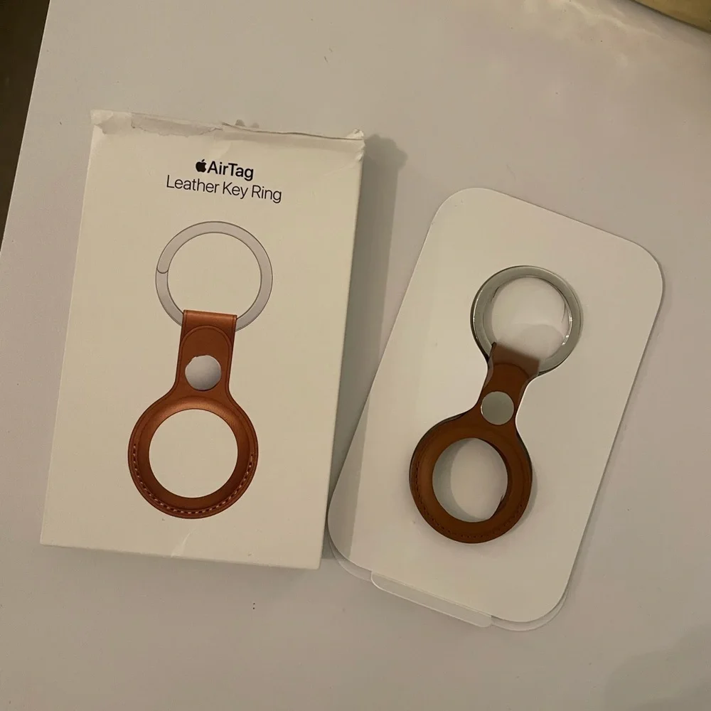 AirTag leather key ring